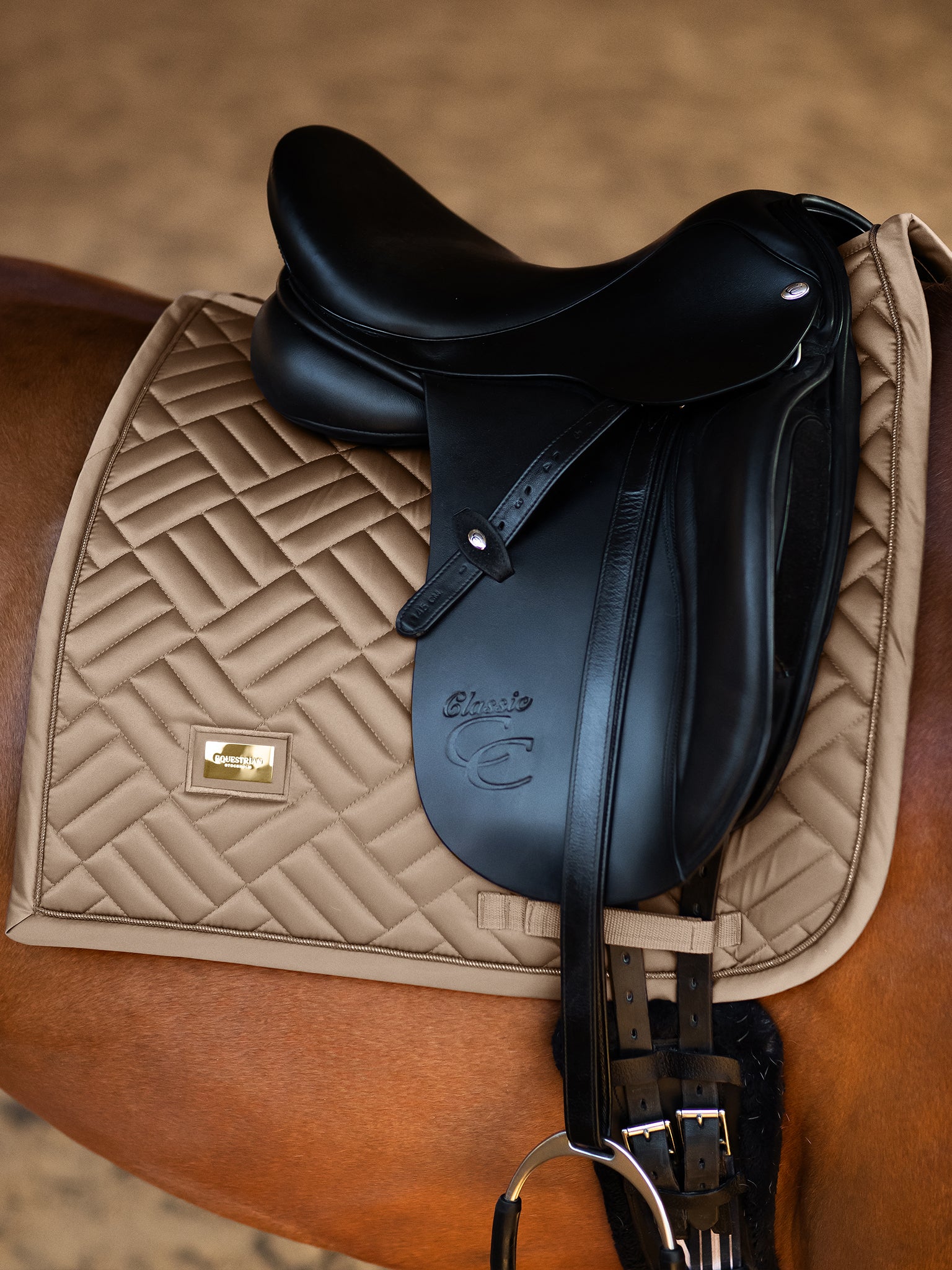 Dressage Saddle Pad Modern Anniversary Equestrian Stockholm Dressage Saddle detalle 2