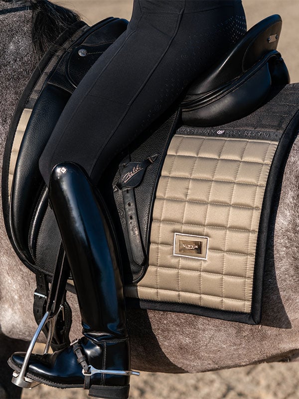 Dressage Saddle Pad Sportive Equestrian Stockholm Dressage Saddle Pad detalle 2