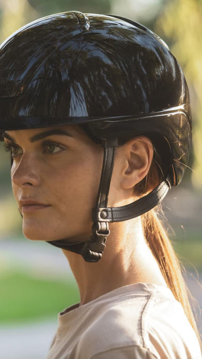 Casco KASK Nemesi Black · puesto, primer plano
