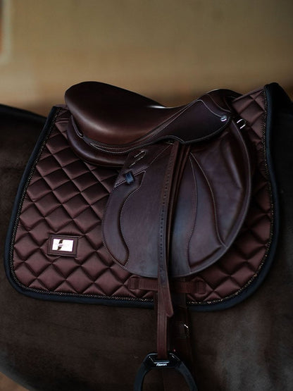 Jump Saddle Pad Diamond Equestrian Stockholm Jump Saddle Pad Endless Glow detalle 2