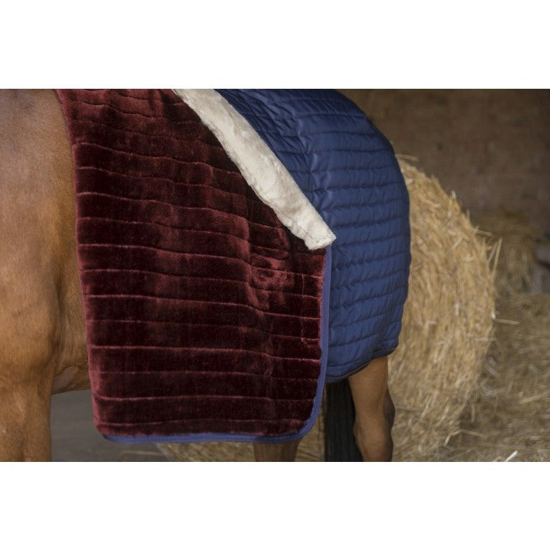 Manta para caballo Equi-Theme Teddy Stable Rug Lined with Synthetic Sheepskin detalle 3