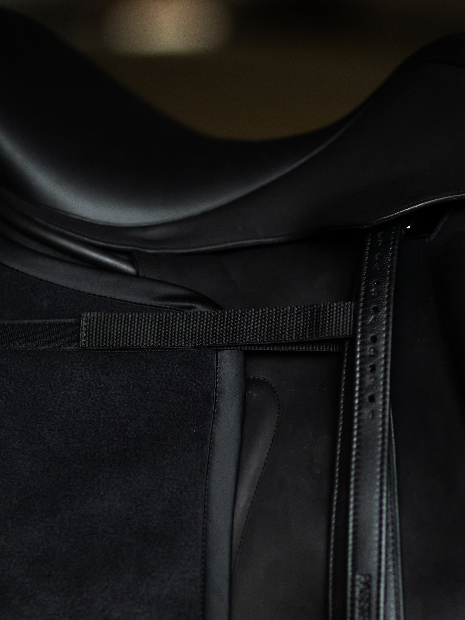Manta para caballo Equestrian Stockholm Heavy Fleece Quarter Blanket Black detalle 5