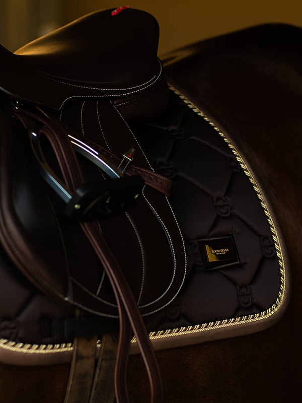 Jump Saddle Pad Equestrian Stockholm Jump Saddle Pad Golden Brown detalle 2