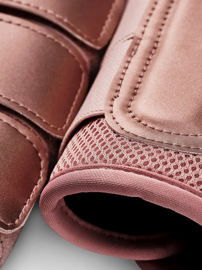 Protectores Doma Mesh Midsummer Blush - Equestrian Stockholm