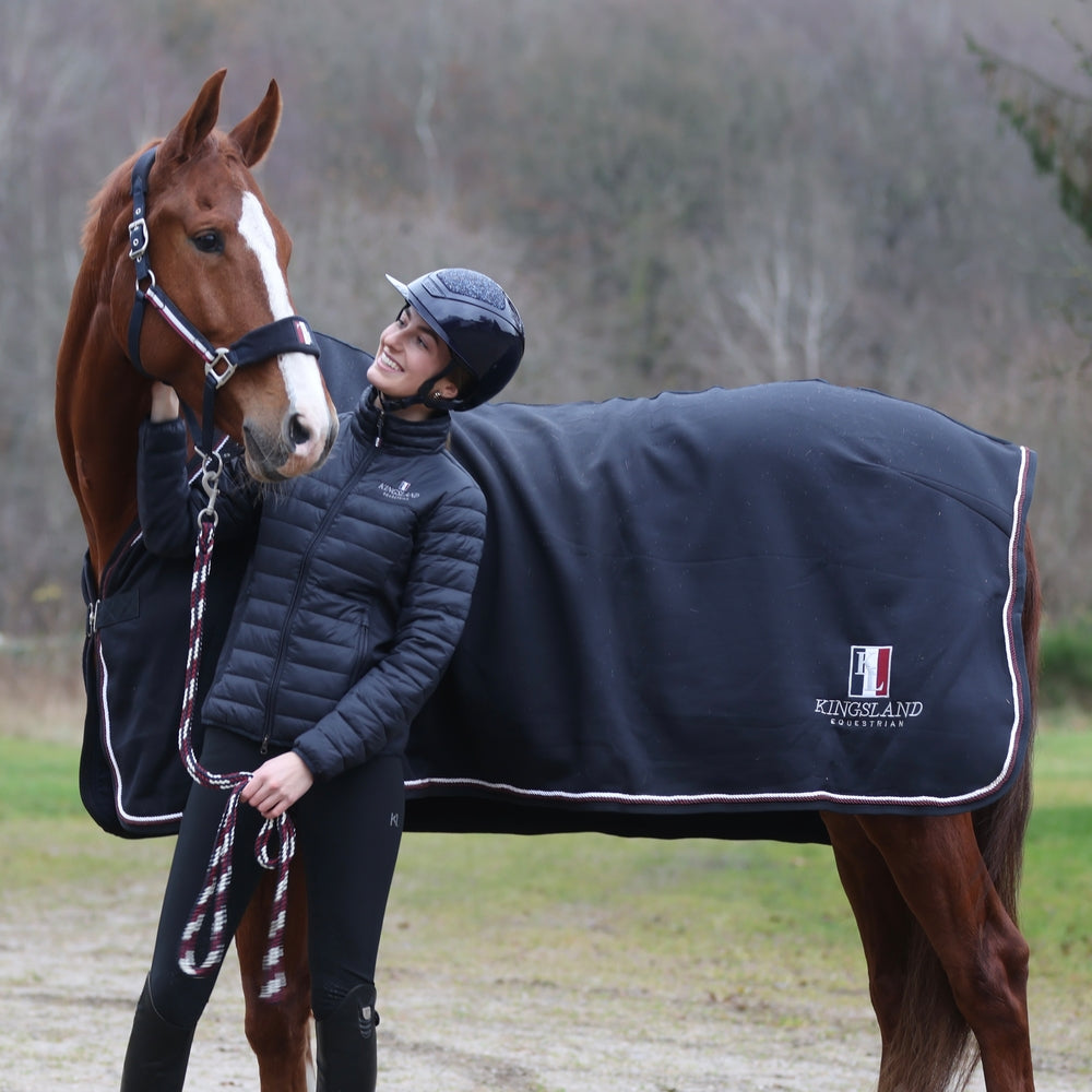 Manta para caballo Kingsland Classic Fleece Show Rug detalle 2