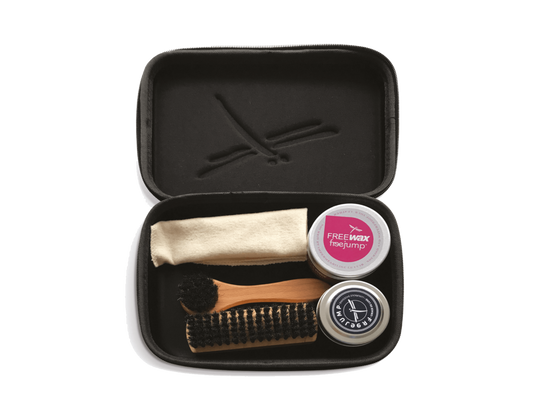 Estribera Freejump Leather care Kit para equitación