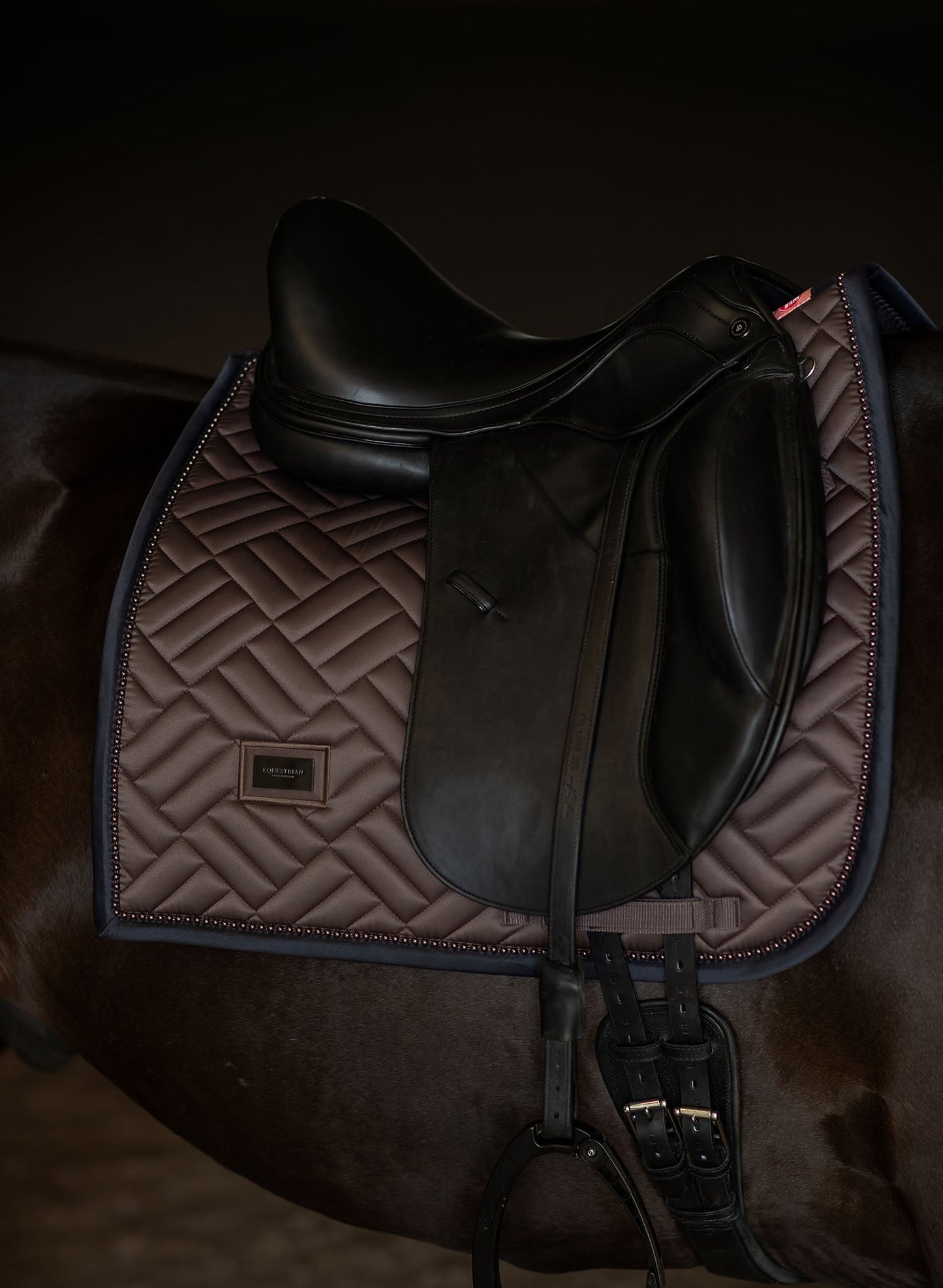 Dressage Saddle Pad Modern Equestrian Stockholm Dressage Saddle Pad Modern detalle 2