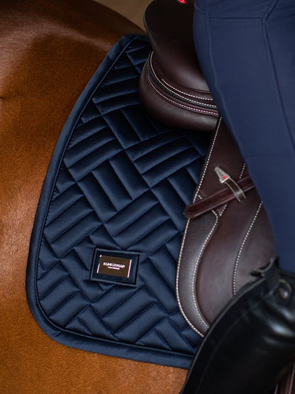 Jump Saddle Pad Modern Equestrian Stockholm Jump Saddle Pad Modern Tech Navy detalle 2