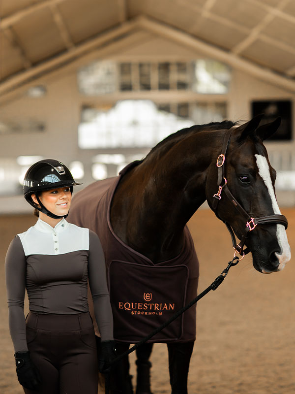 Manta para caballo Equestrian Stockholm Fleece Blanket Explore Moonless Night detalle 3